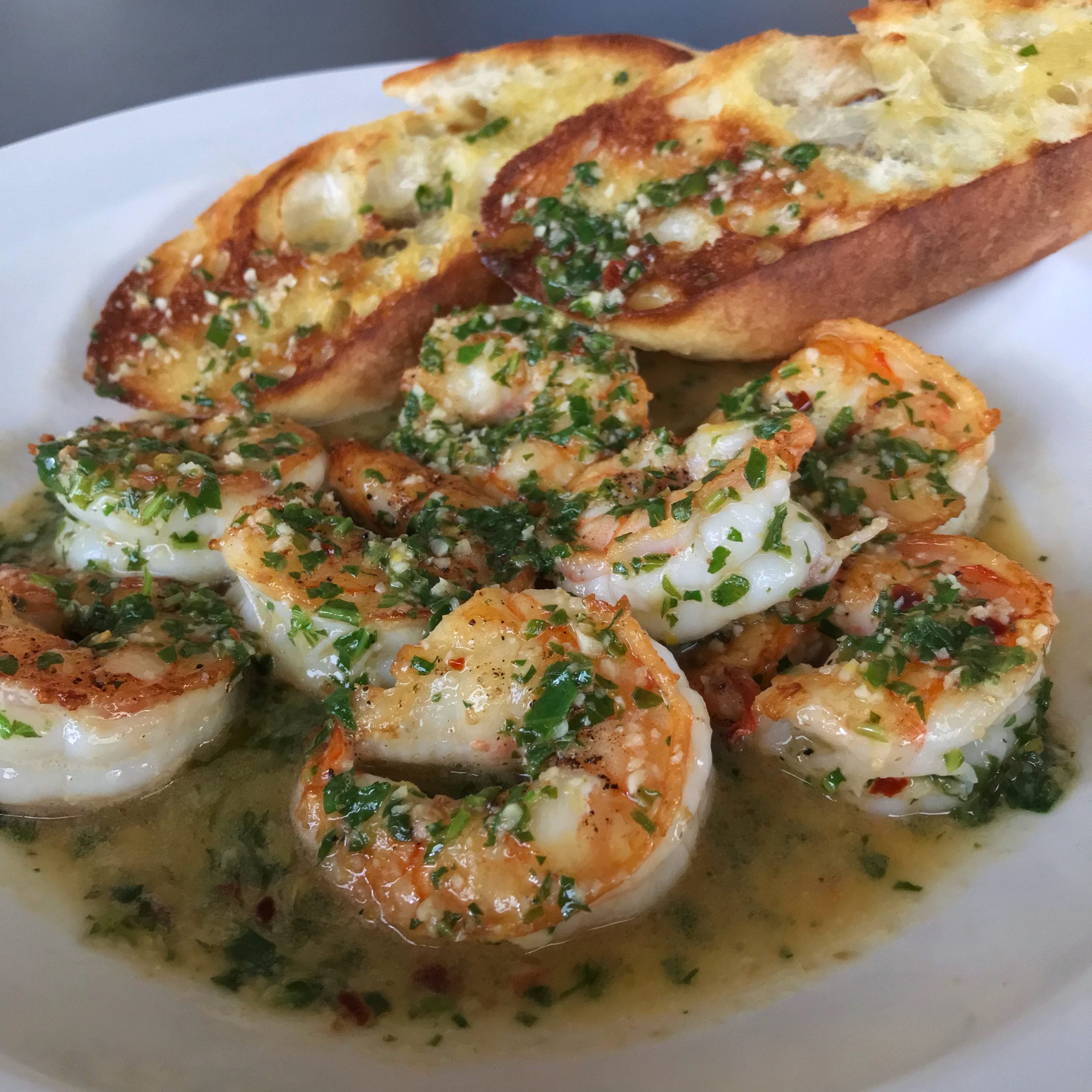 Lemon Garlic Butter Shrimp (20 minute meal!) - Pinch and Swirl